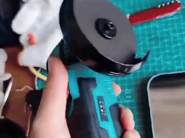 X-ray view of the mini grinder showing overheat and overload protection sensors.